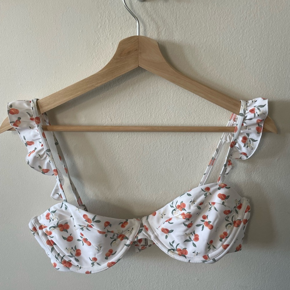 A&F adorable peach bikini top! XL 🍑